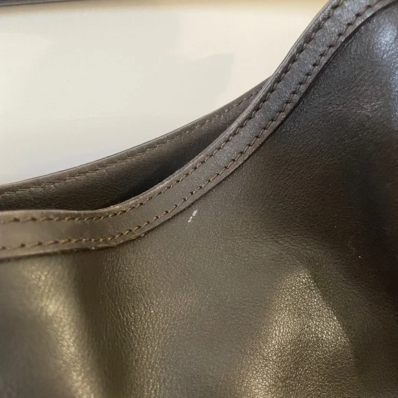 Vintage Burberry Hobo Crossbody - Picture 4 of 14